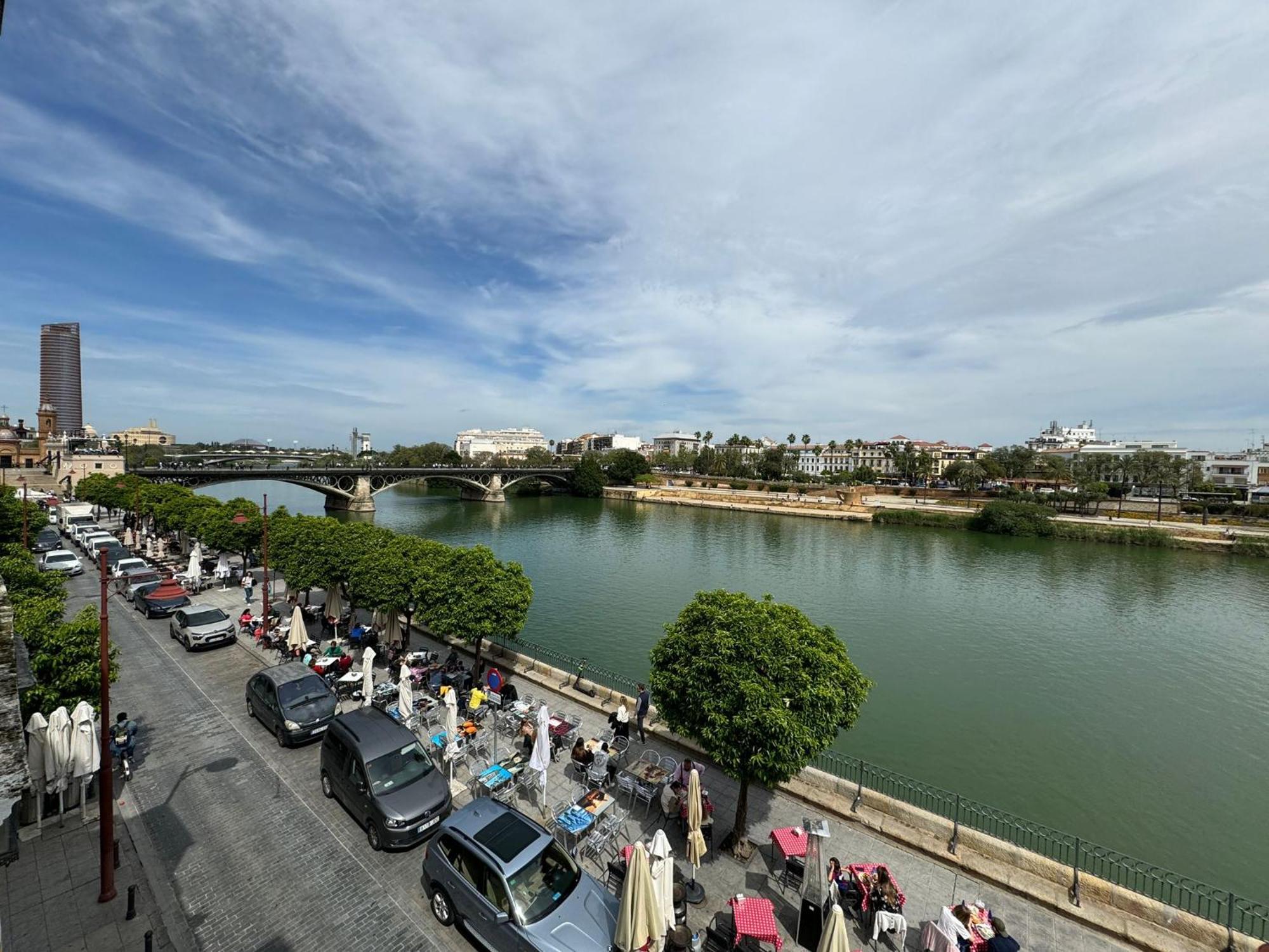 Ferienwohnung Wonderful Duplex In Calle Betis Sevilla Exterior foto