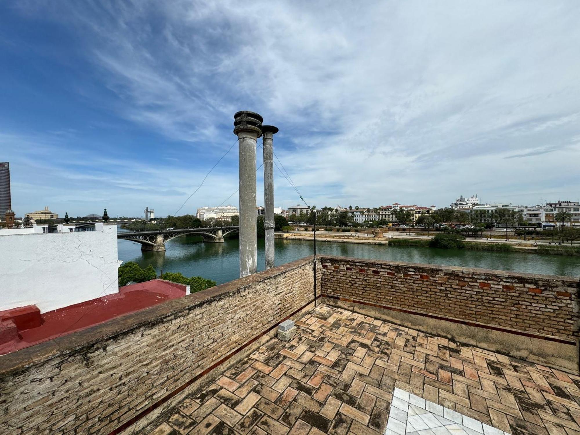 Ferienwohnung Wonderful Duplex In Calle Betis Sevilla Exterior foto