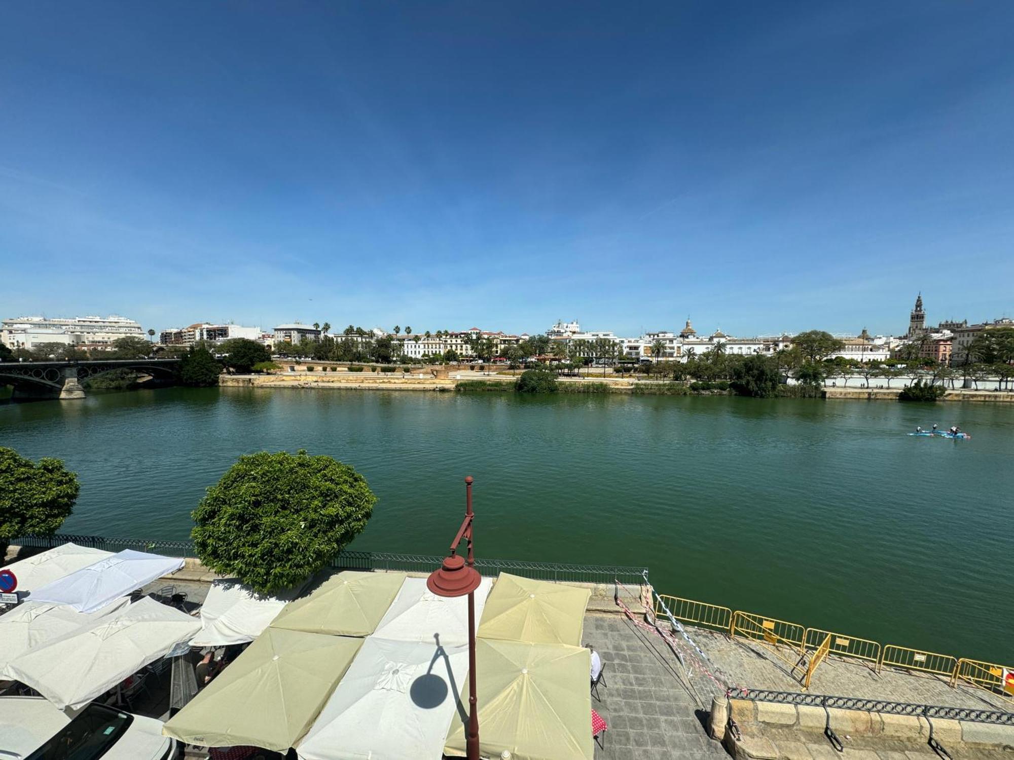 Ferienwohnung Wonderful Duplex In Calle Betis Sevilla Exterior foto